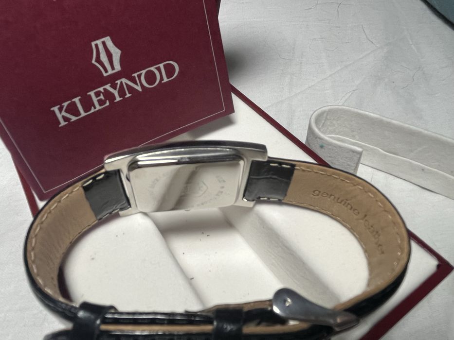 Часы годинник Kleynod новий