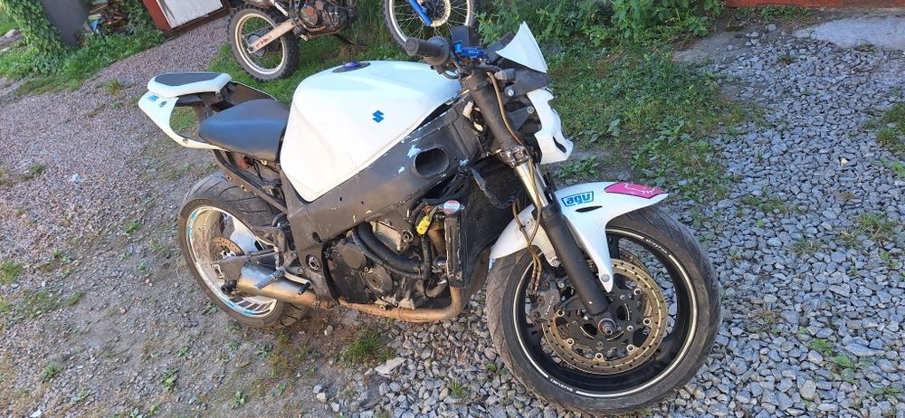 Бак Suzuki GSX r600 k1 k2 k3 розборка