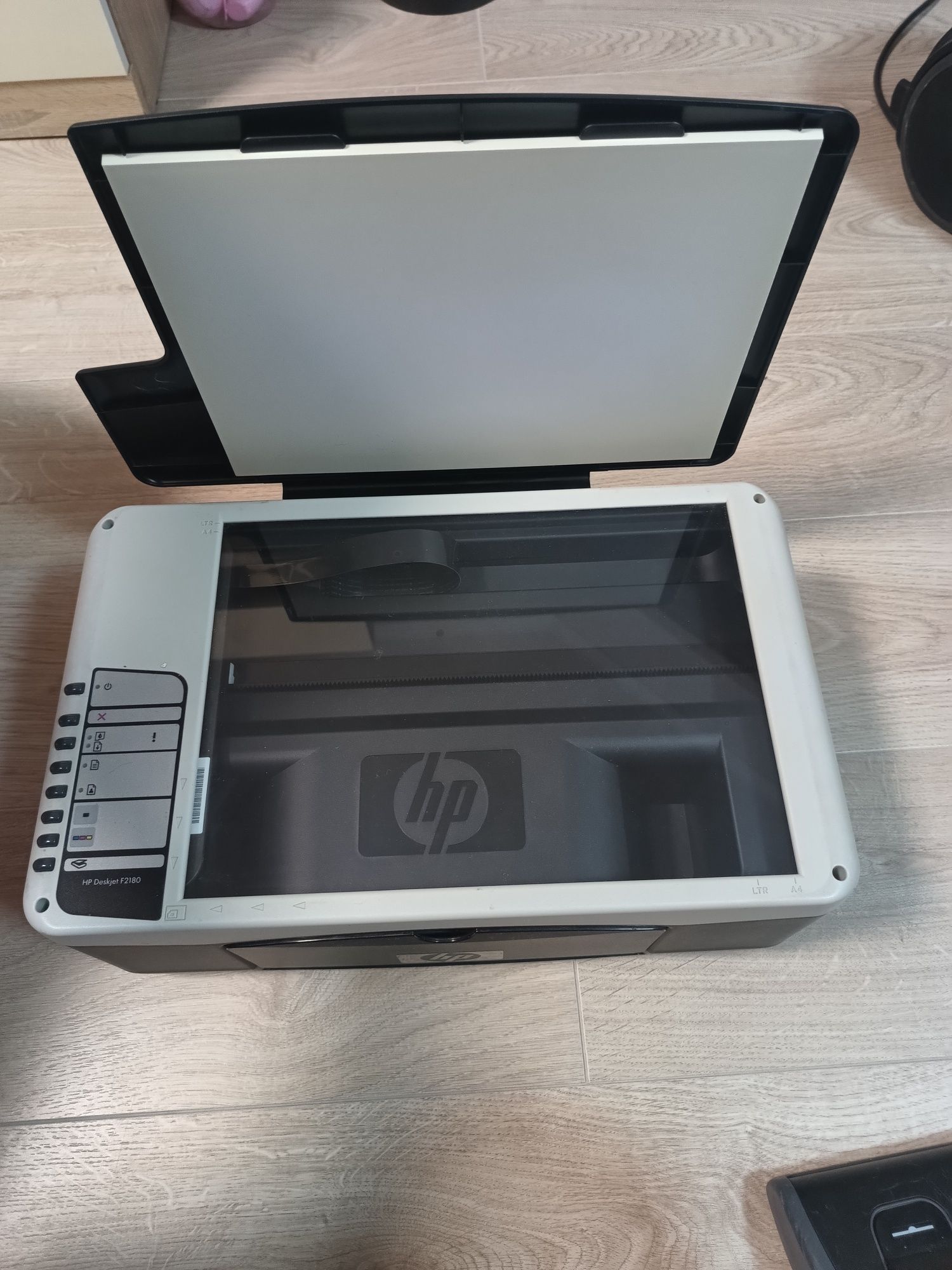 ПринтерПринтер кольоровий  HP( hewlett-packard) Deskjet F2180