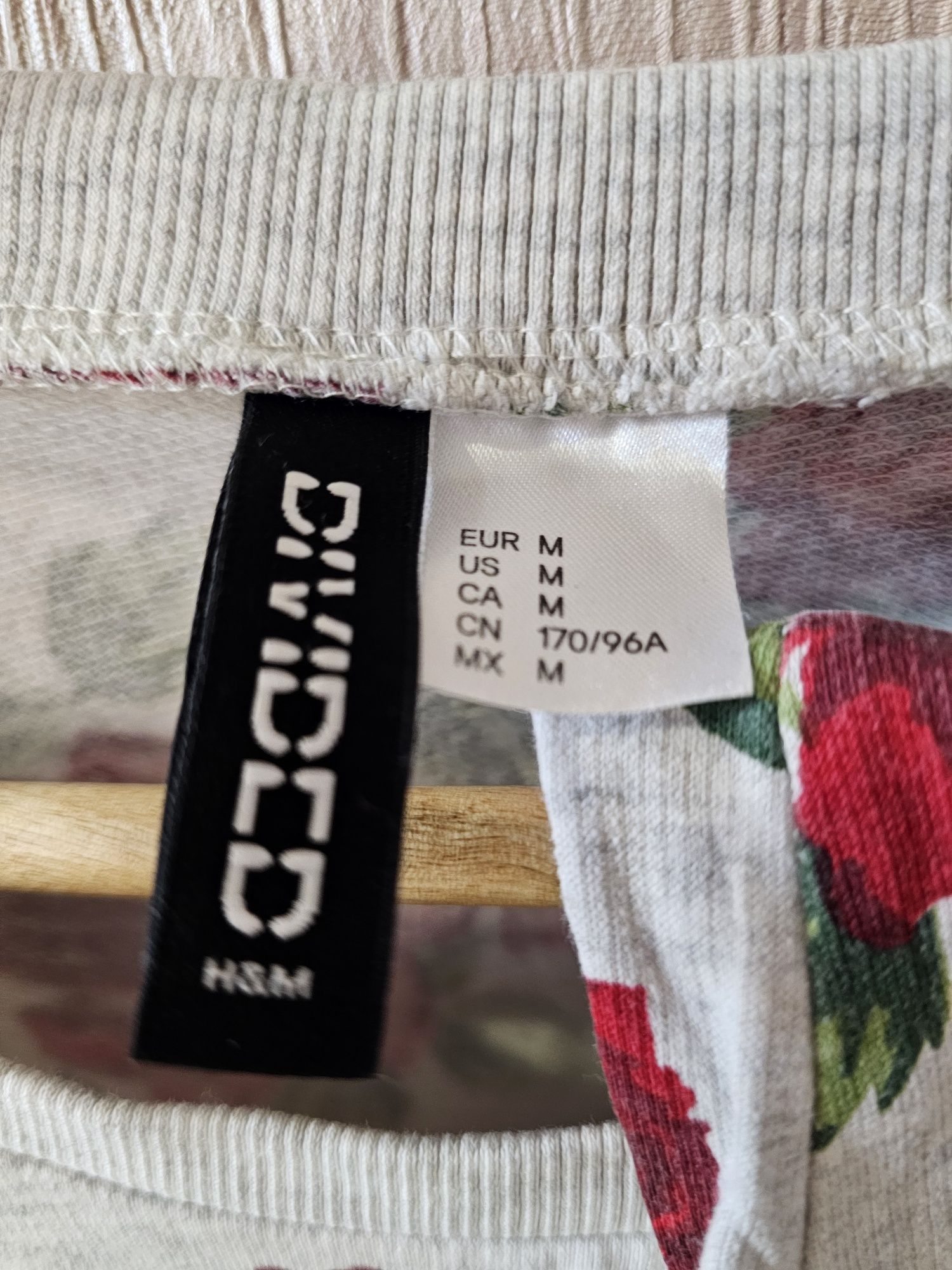 Оверсайз лонгслів з трояндами h&m M