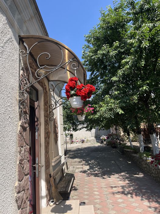 Продається домогосподарство в центральній частині м.Тернополя.