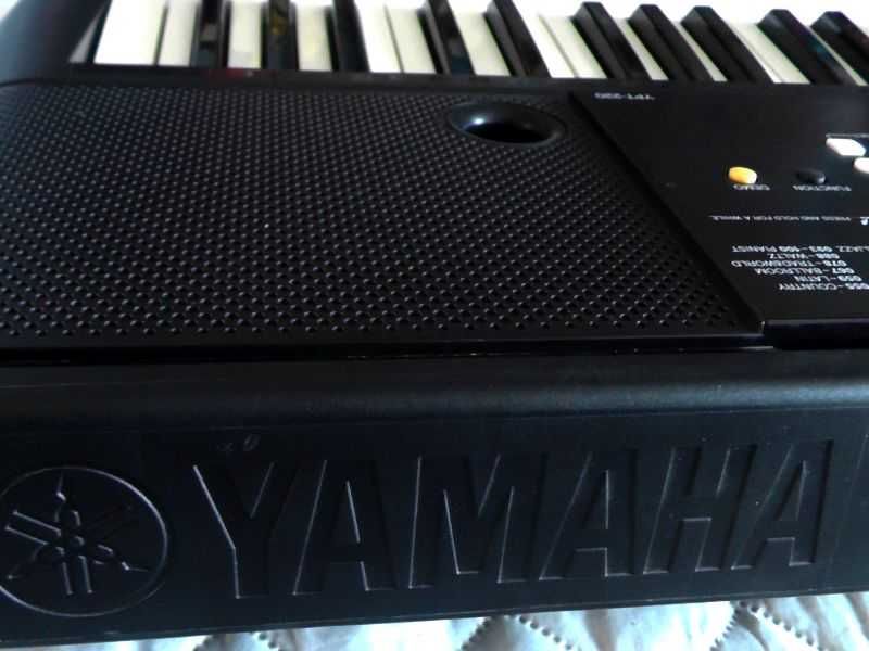 Keyboard Cyfrowy Yamaha YPT-220 Funkcja Lekcji MIDI LCD