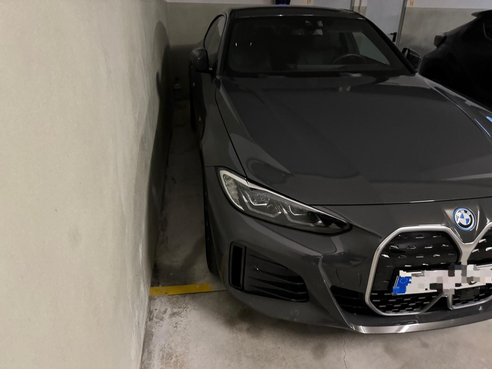 Vendo BMW i4 100% elétrico — conforto, potência e tecnologia de ponta