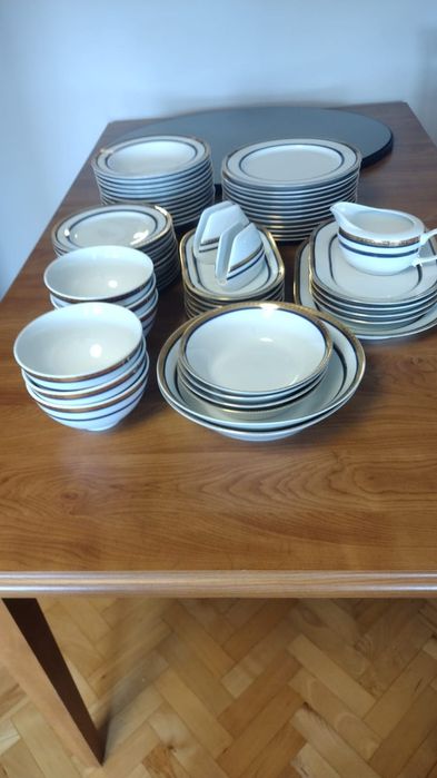 Serwis obiadowy 12 osób z porcelany Włocławek granatowo-złoty