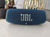 JBL Charge 5 trzeszczy