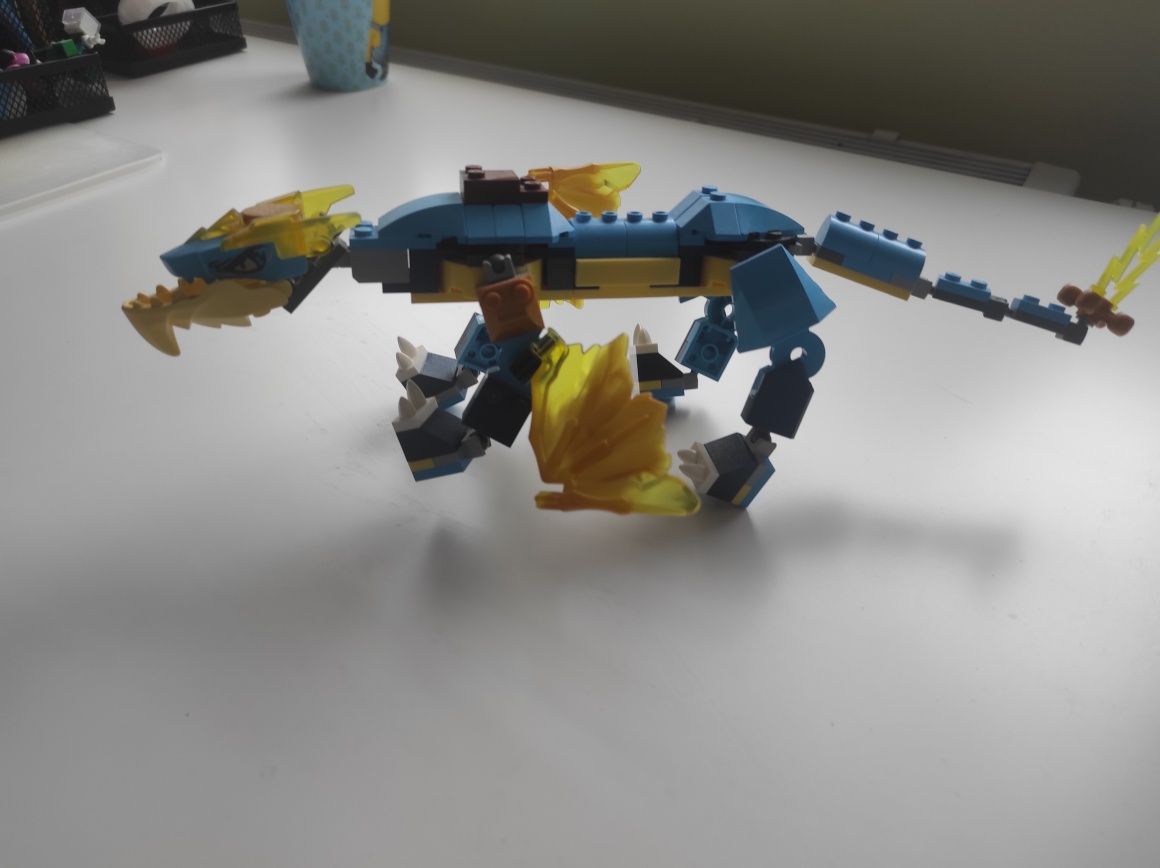 LEGO smok złożony