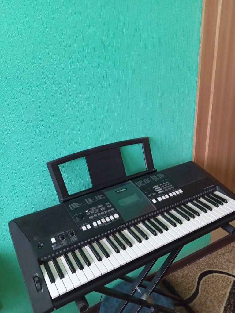 Yamaha PSR e 423