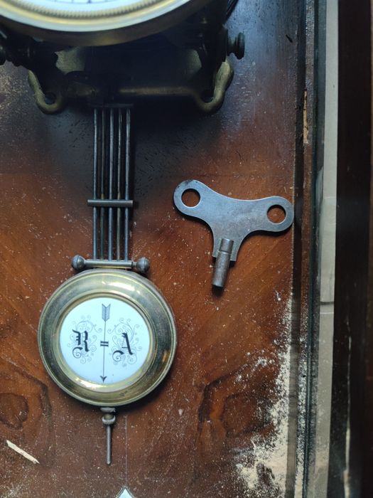 Zegar wiszący drewniany Francja