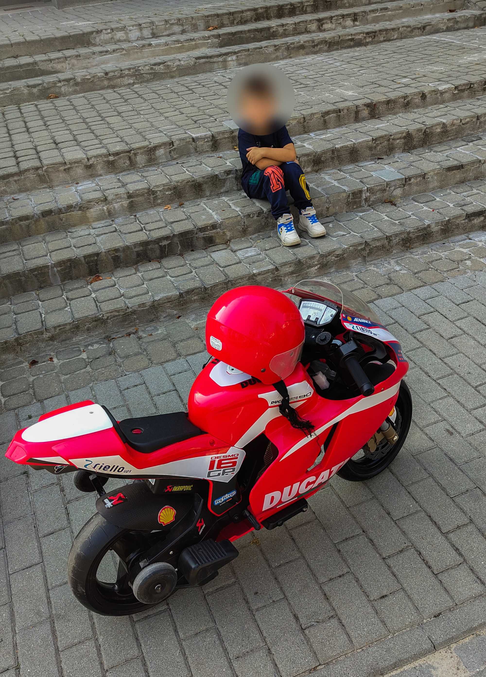 Motor dla dziecka 3+ DUCATI Desmosedici elektryczny