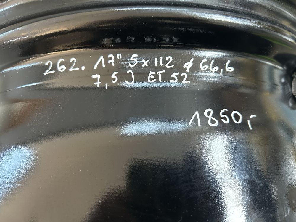 262 Felgi Aluminiowe AUDI R 17 5x112 otwór 66,6 IDEALNE czarne
