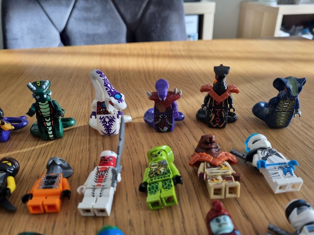 Figurki ninjago, wężony