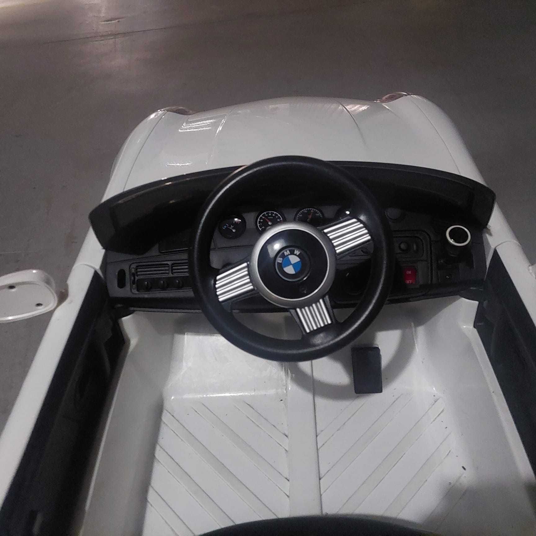Carro elétrico criança