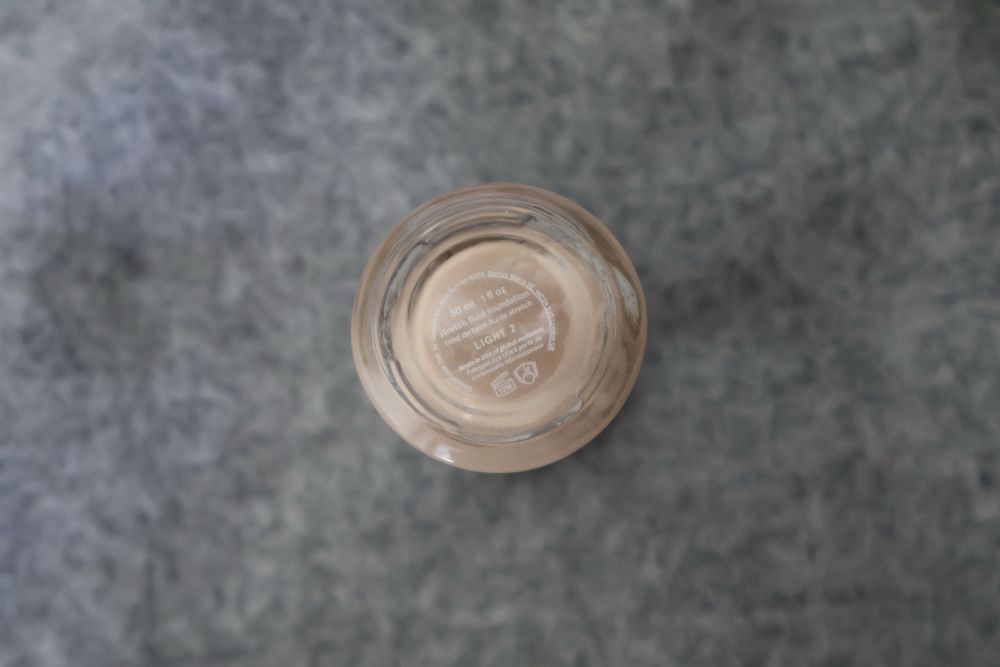 Base Glossier Stretch Foundation Claro-Neutro (NOVO)