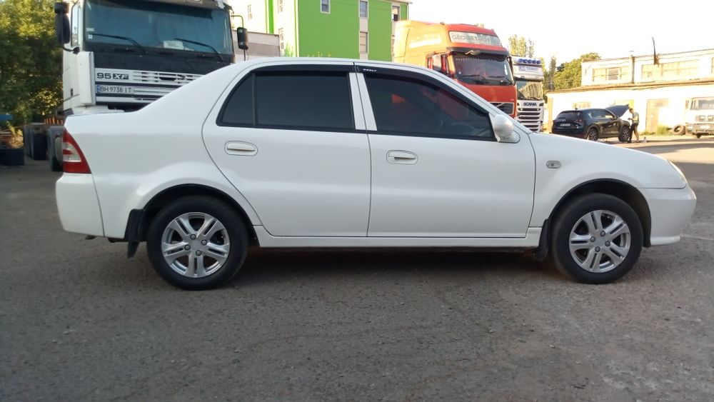 Продаю geely ck2