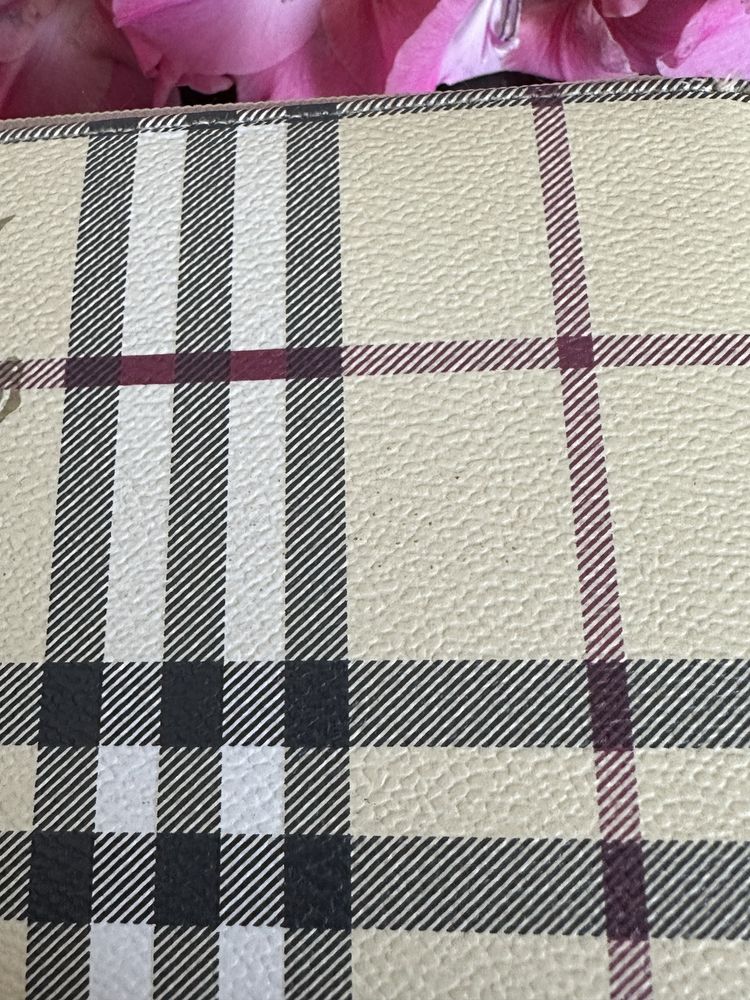 Kosmetyczka burberry używana w kratkę