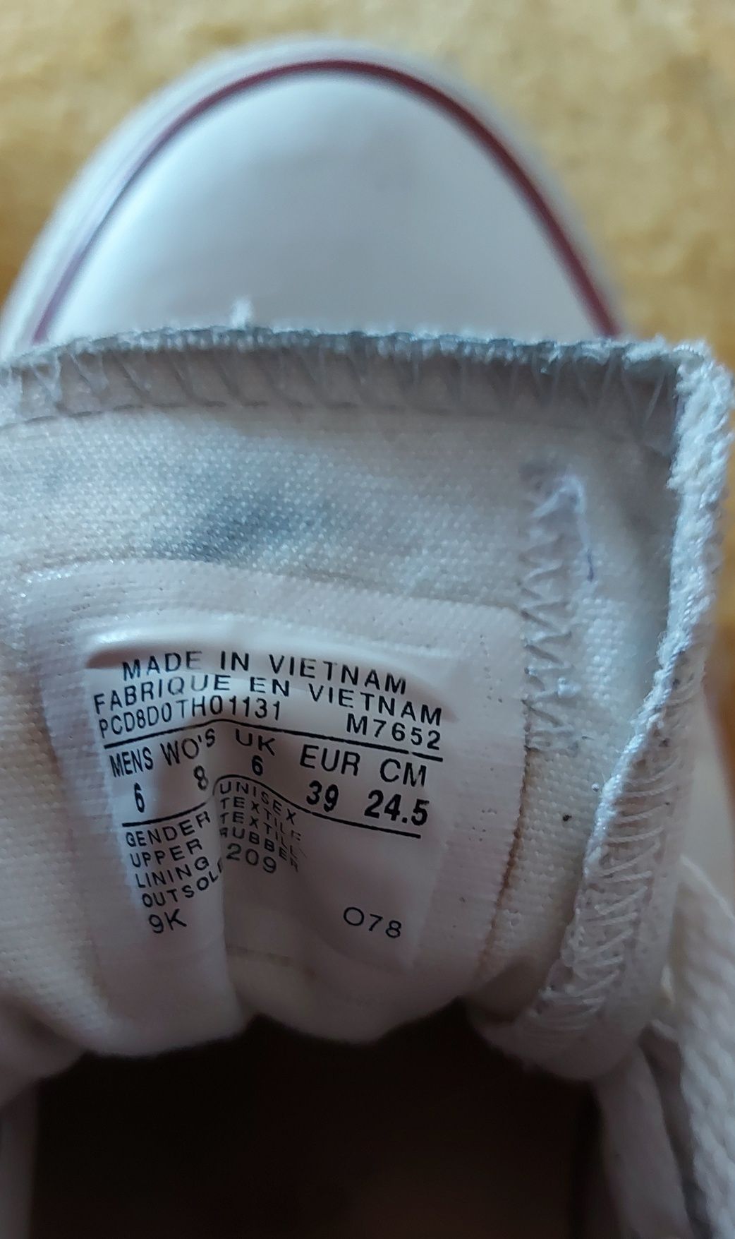 Białe tranpki Converse. Rozmiar 39.