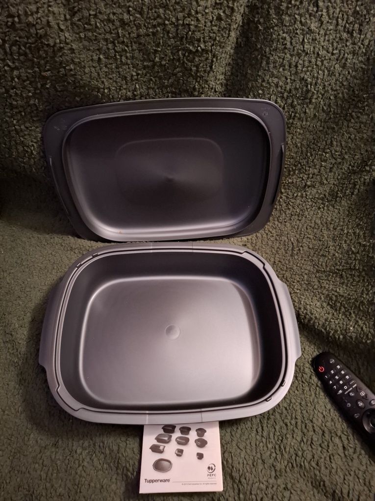 Nowa lasania 3.3 l Tupperware