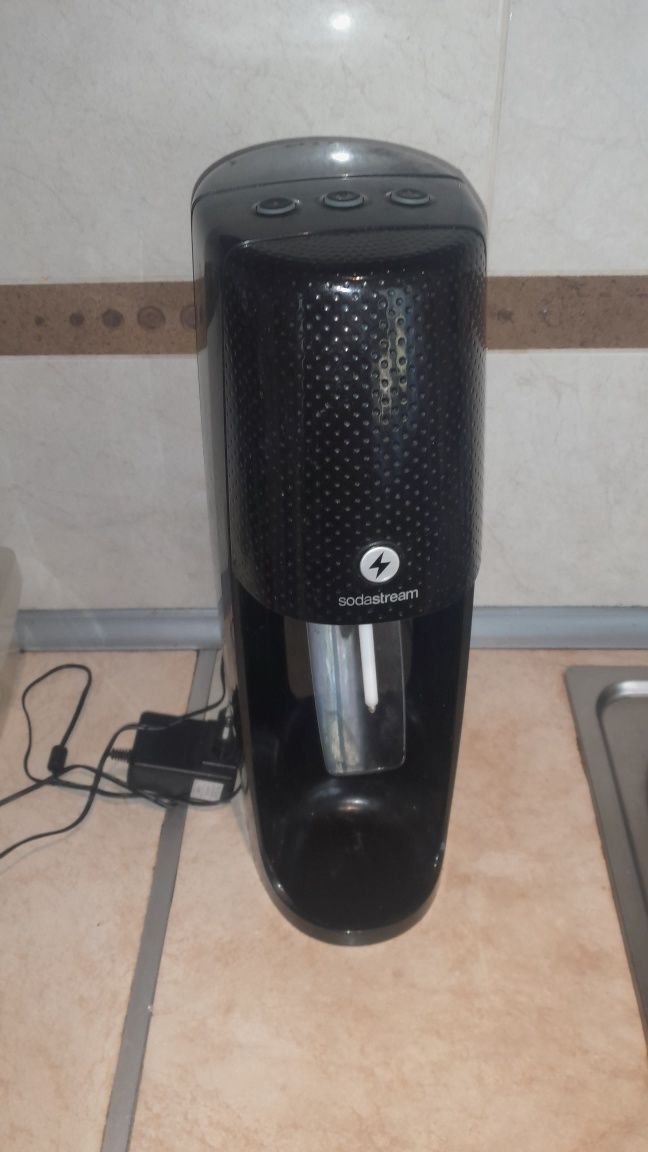 Sodastream full automat + 2 x butla na CO2 z zaworem 2 kierunkowym