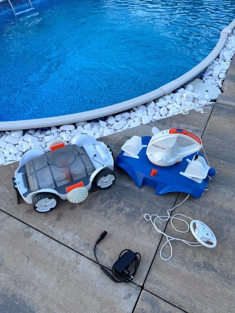 Robot czyszczący do basenów Bestway niebieski