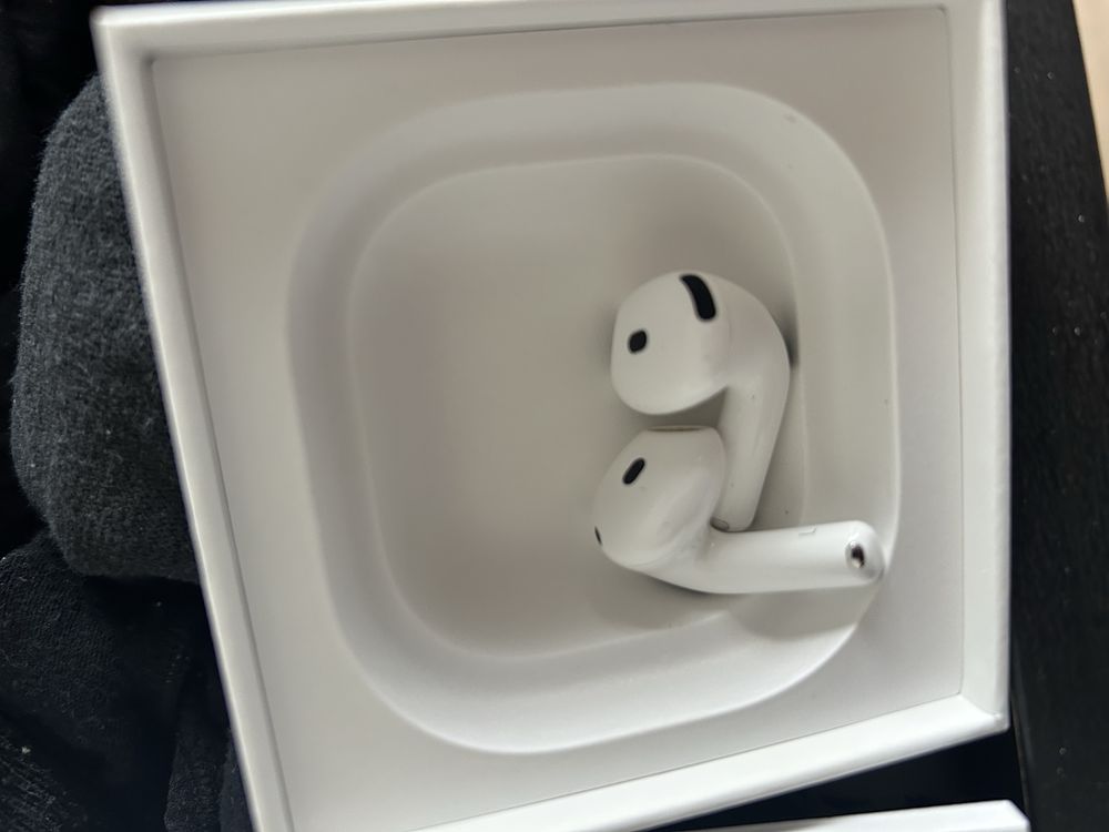 Airpods 4 com anti ruido. Novo