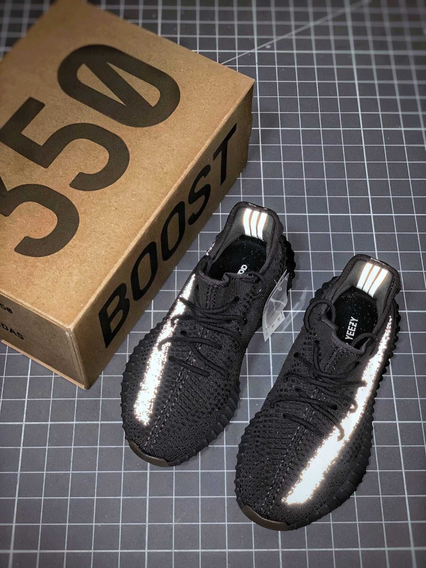Buty męskie adidasYeezy Boost 350V2 Cinder nowy z metką R.40