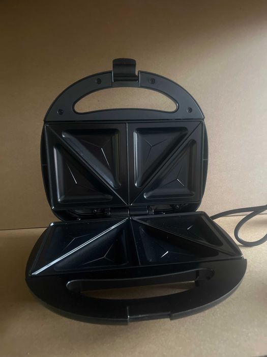 Nowy Opiekacz do Kanapek Hoffen - Idealny na Szybkie Tosty!