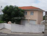 Moradia com piscina e jardim em Oliveira do Hospital