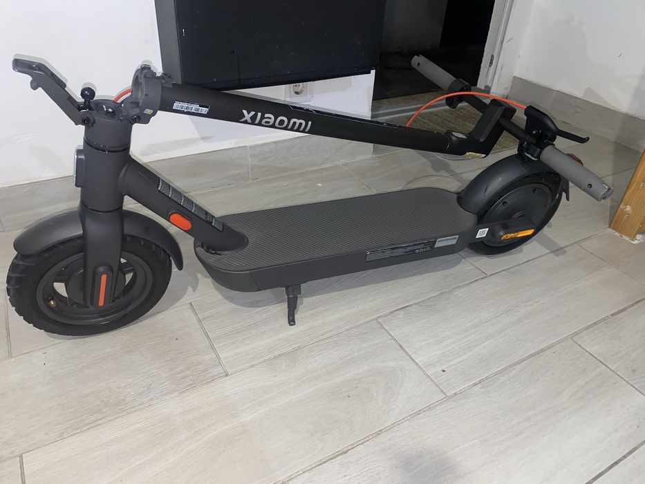 Xiaomi Mi Electric Scooter 4 pro 2nd genration Elétrica 25Km/h Preta