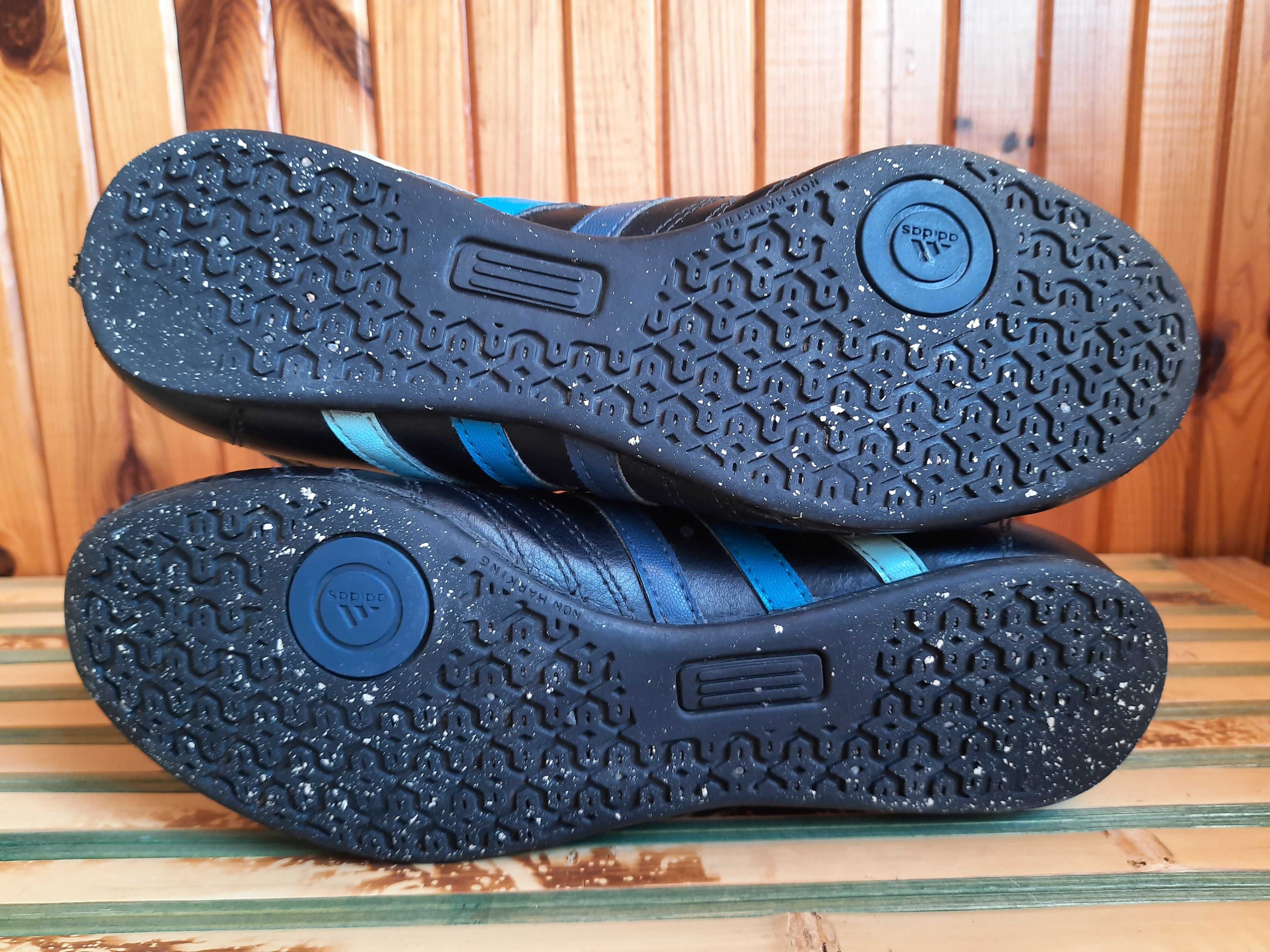 Кросівки adidas 39р. На ніжку 24-24,5 см.
