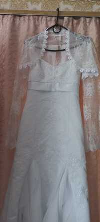 Весільна сукня. Дуже гарна