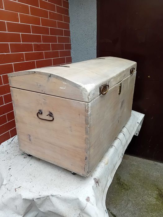 Skrzynia drewniana , kufer