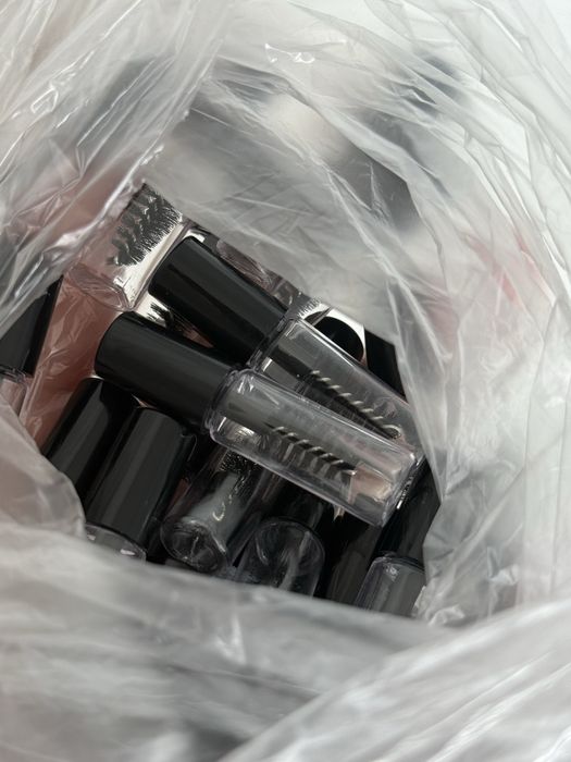 mini tubki szczoteczki do rzęs na tusz prezent dla klientek pojemnik