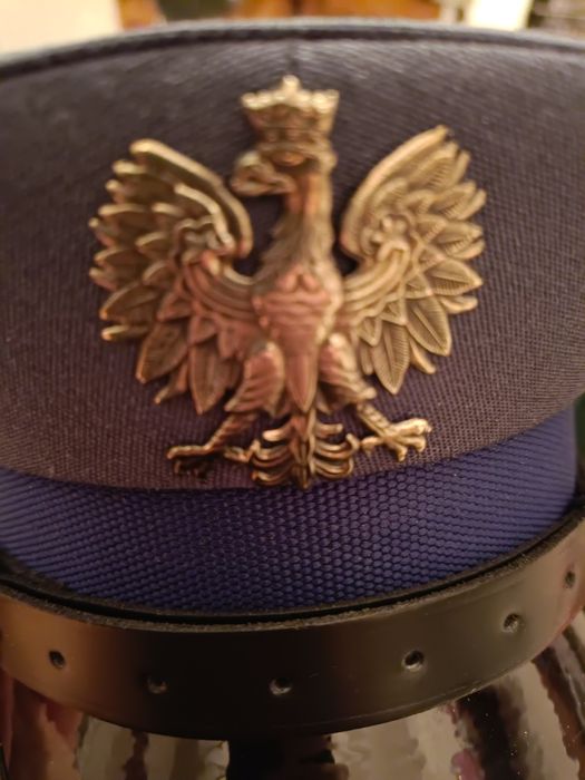 Sprzedam czapkę garnizonową funkcjonariusza Służby Więziennej
