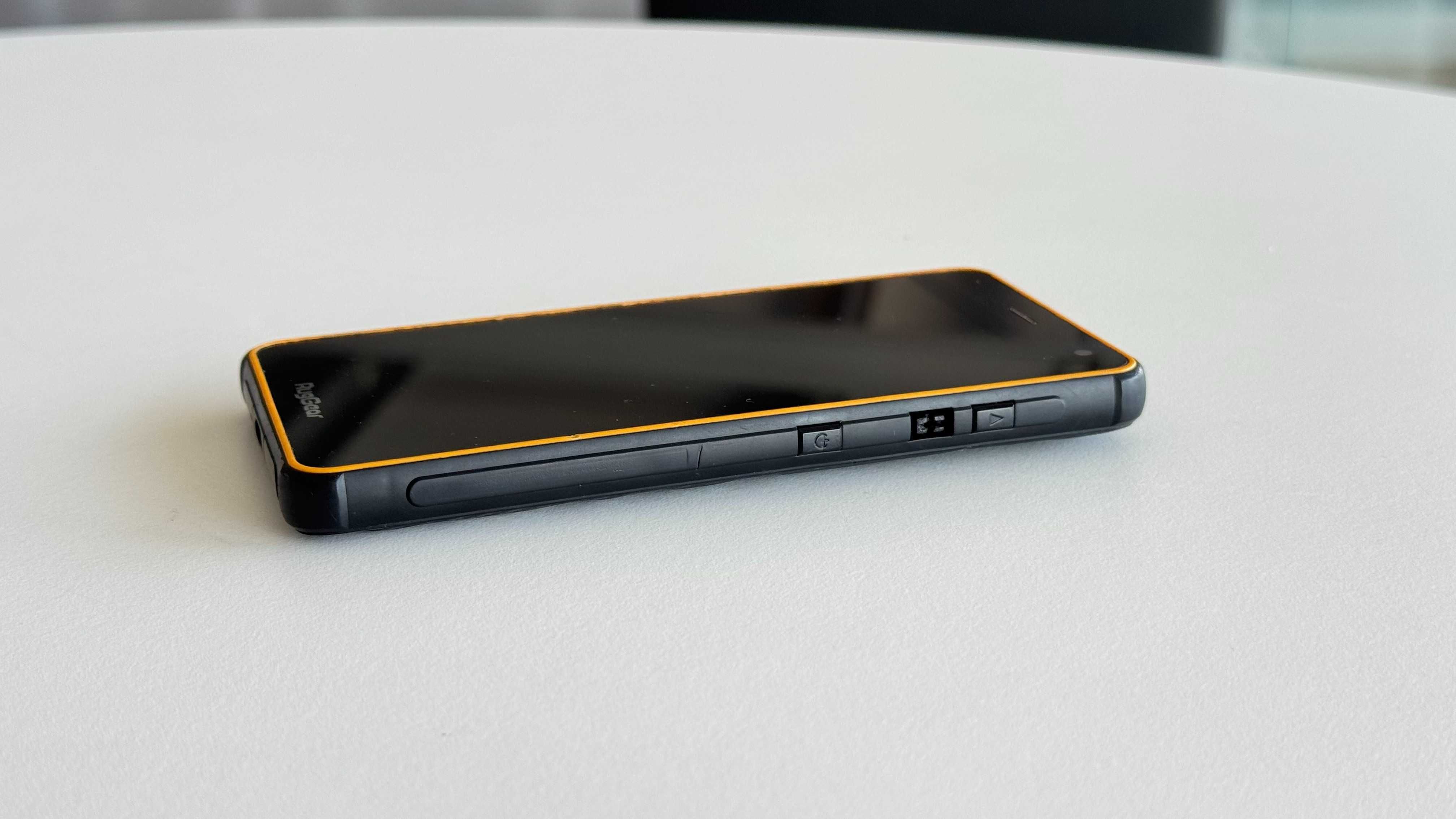 Smartphone RugGear RG650 - Android