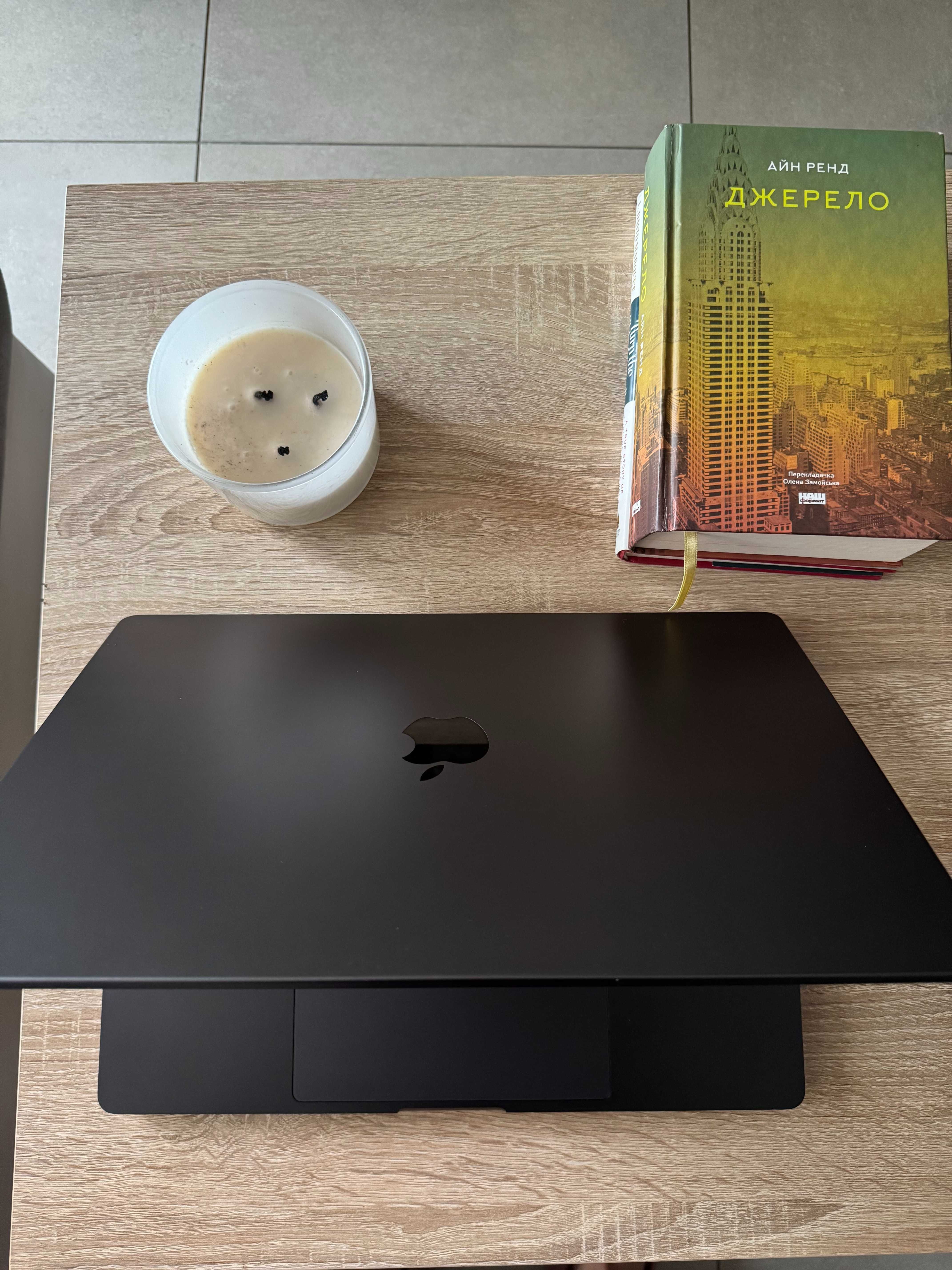 MacBook Pro 16' M4 48GB (almost new, with box)