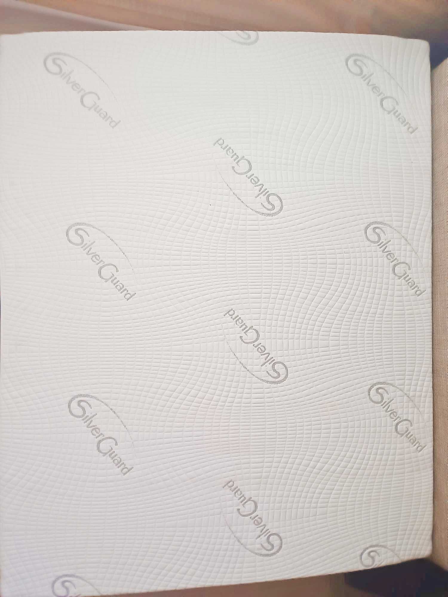 Materac 160 cm do sypialni gruby czysty