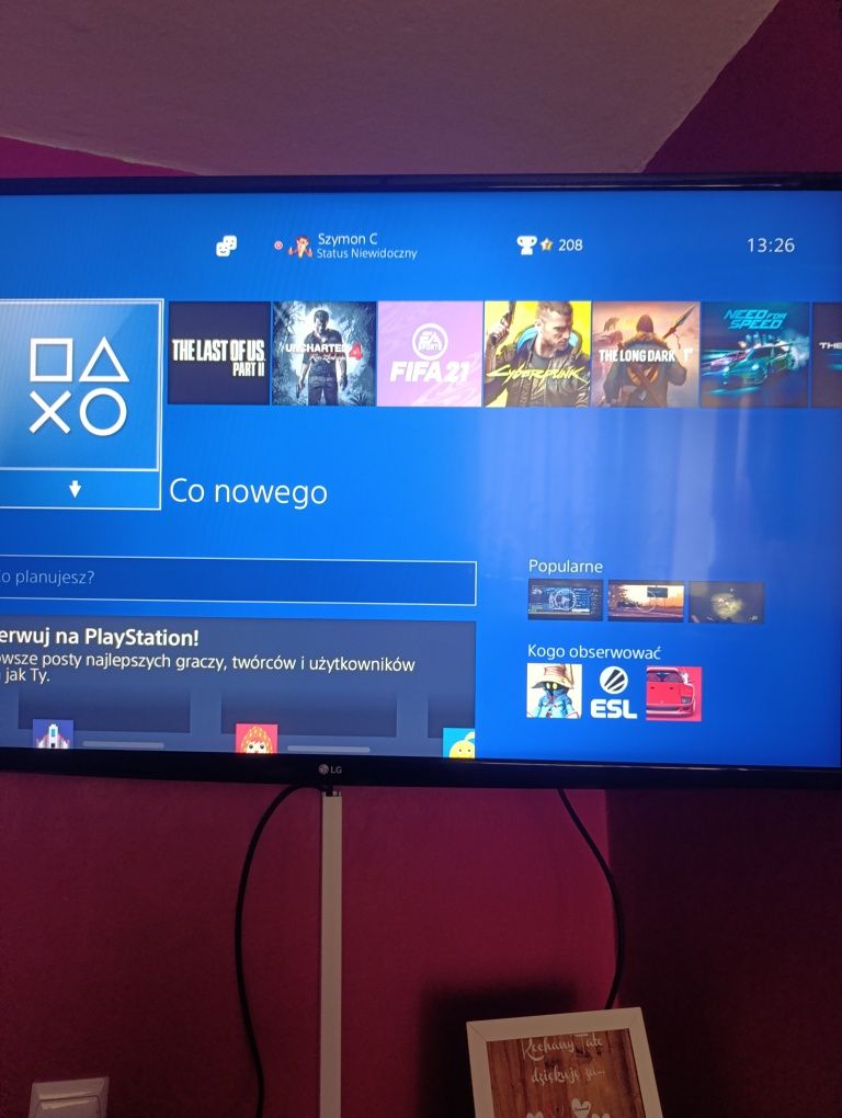 Ps4 500 GB, pad, okablowanie i 6 gier