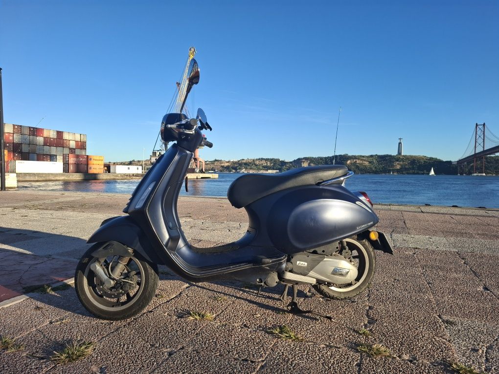 Vespa Primavera Sport 125 (ABS) azul mate