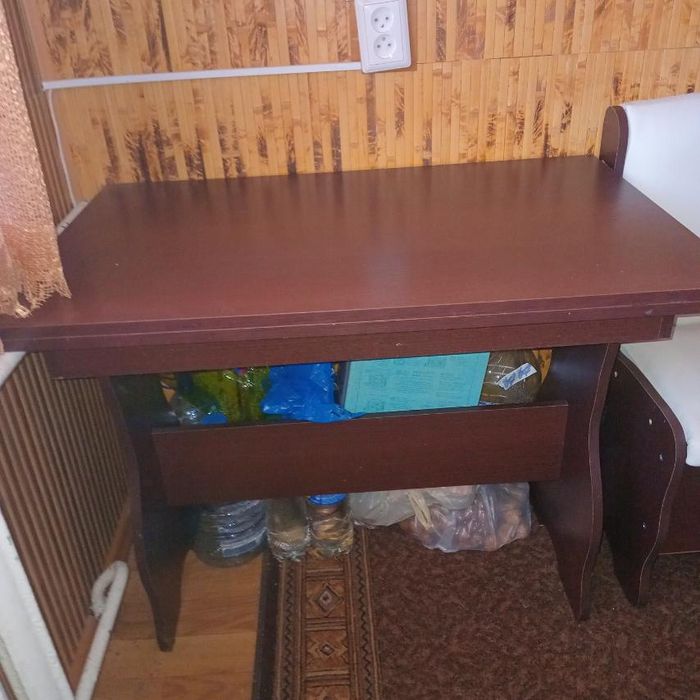 Продам кухонный уголок+стол+стулья