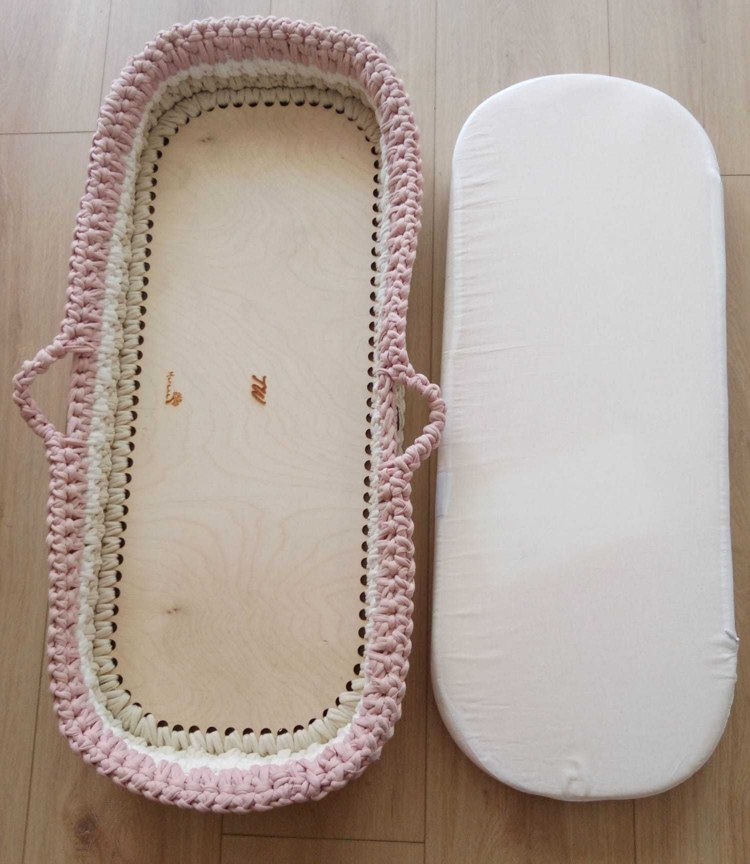 Cesto / Cama Para animais C/ Colchão