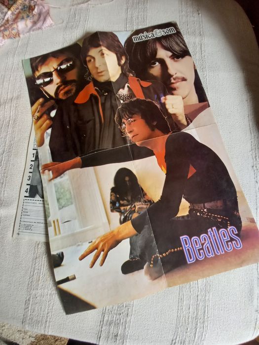Revista Música e Som especial de 1978 sobre os Beatles com poster