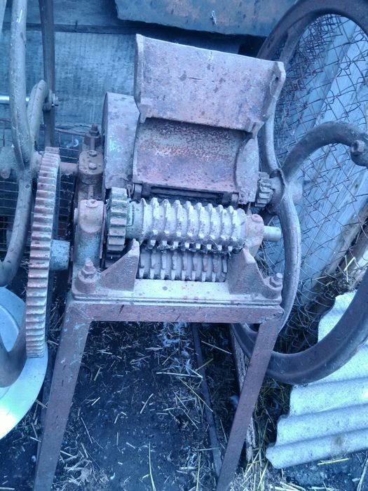 Січкарня ручна на чотири ножі