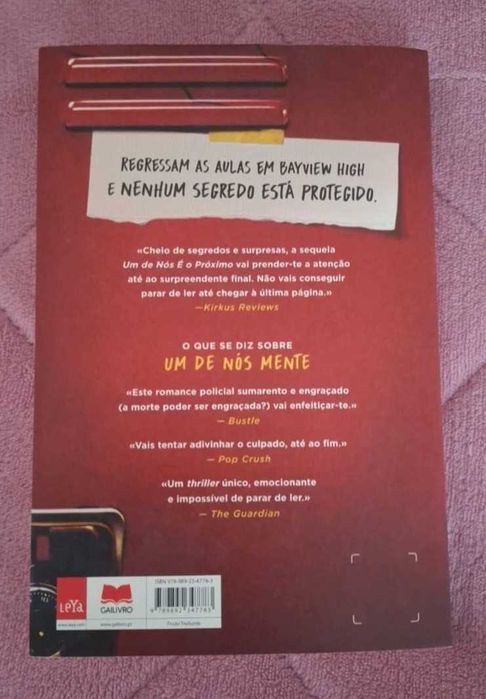 Livro - Um de nós é o próximo