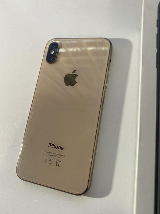 Iphone xs złoty 64 GB w bardzo dobrym stanie