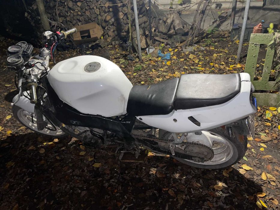 продам мотоцикл 600 кубів