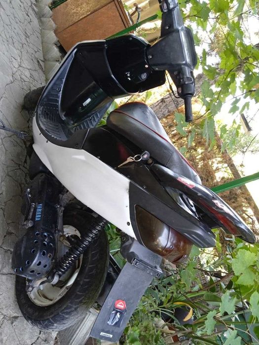 Yamaha super jog zr , валить на заднем ,кататься до тёлочек :D