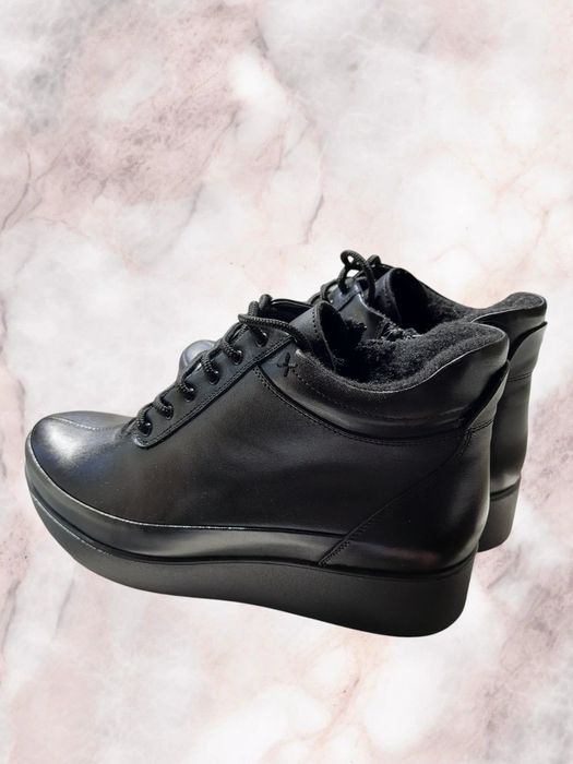 Жіночі ботинки 39 розмір