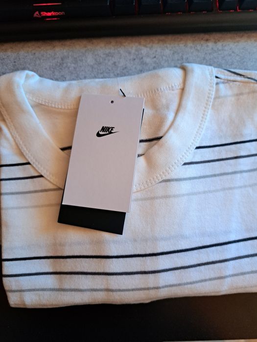 T-shirt branca Nike Tamanho [S]
