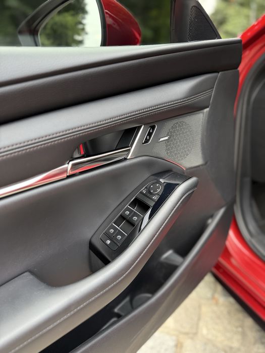 Мазда 3 BP 2020 року