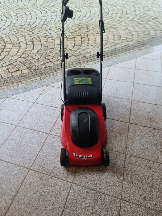 Corta relva elétrico